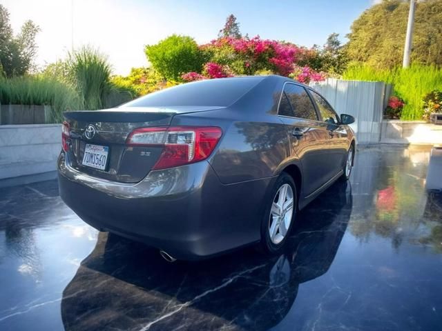 2014 Toyota Camry SE