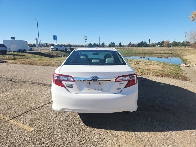 2014 Toyota Camry Hybrid 