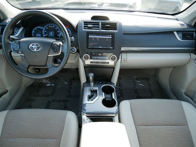 2014 Toyota Camry Hybrid LE