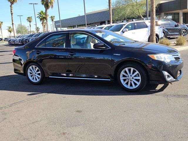 2014 Toyota Camry Hybrid XLE