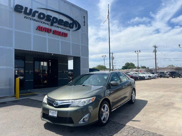 2014 Toyota Camry Hybrid LE