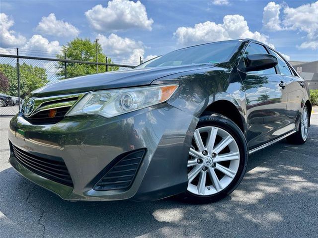 2014 Toyota Camry Hybrid SE Limited Edition