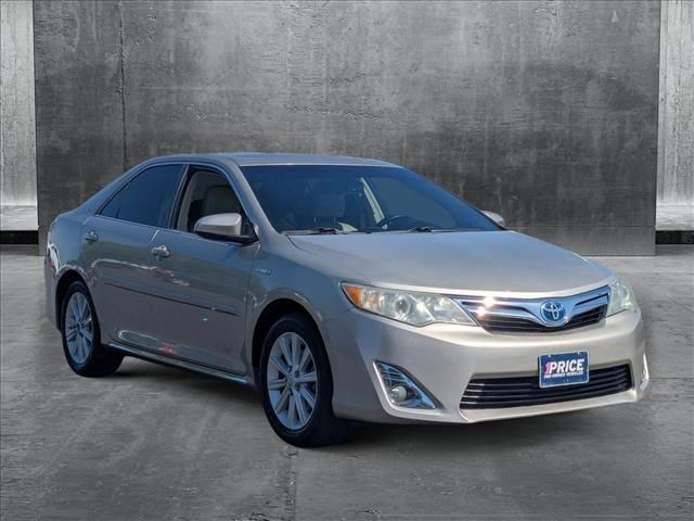 2014 Toyota Camry Hybrid XLE