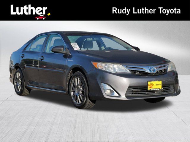 2014 Toyota Camry Hybrid XLE