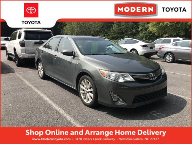 2014 Toyota Camry Hybrid XLE