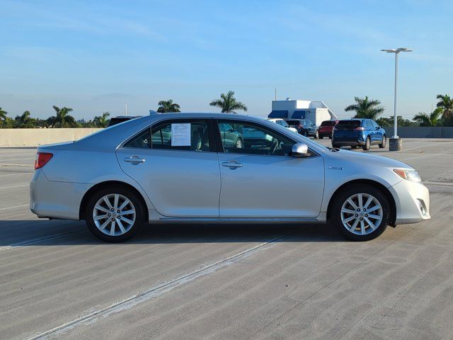 2014 Toyota Camry Hybrid XLE