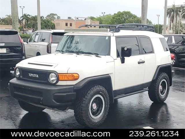 2014 Toyota FJ Cruiser Base