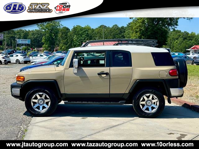 2014 Toyota FJ Cruiser Base