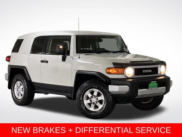 2014 Toyota FJ Cruiser Base