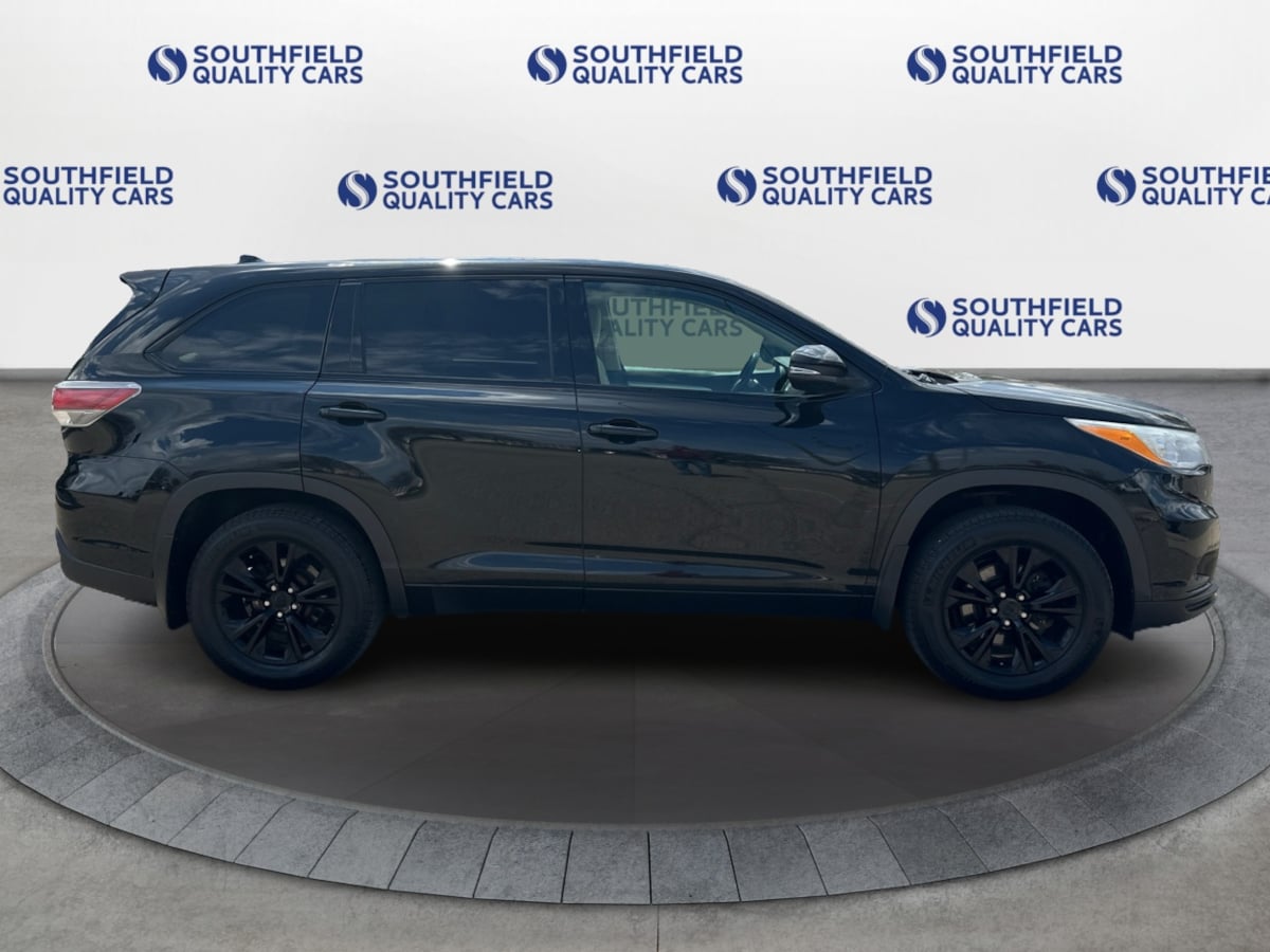 Vehicle image 7 of 37