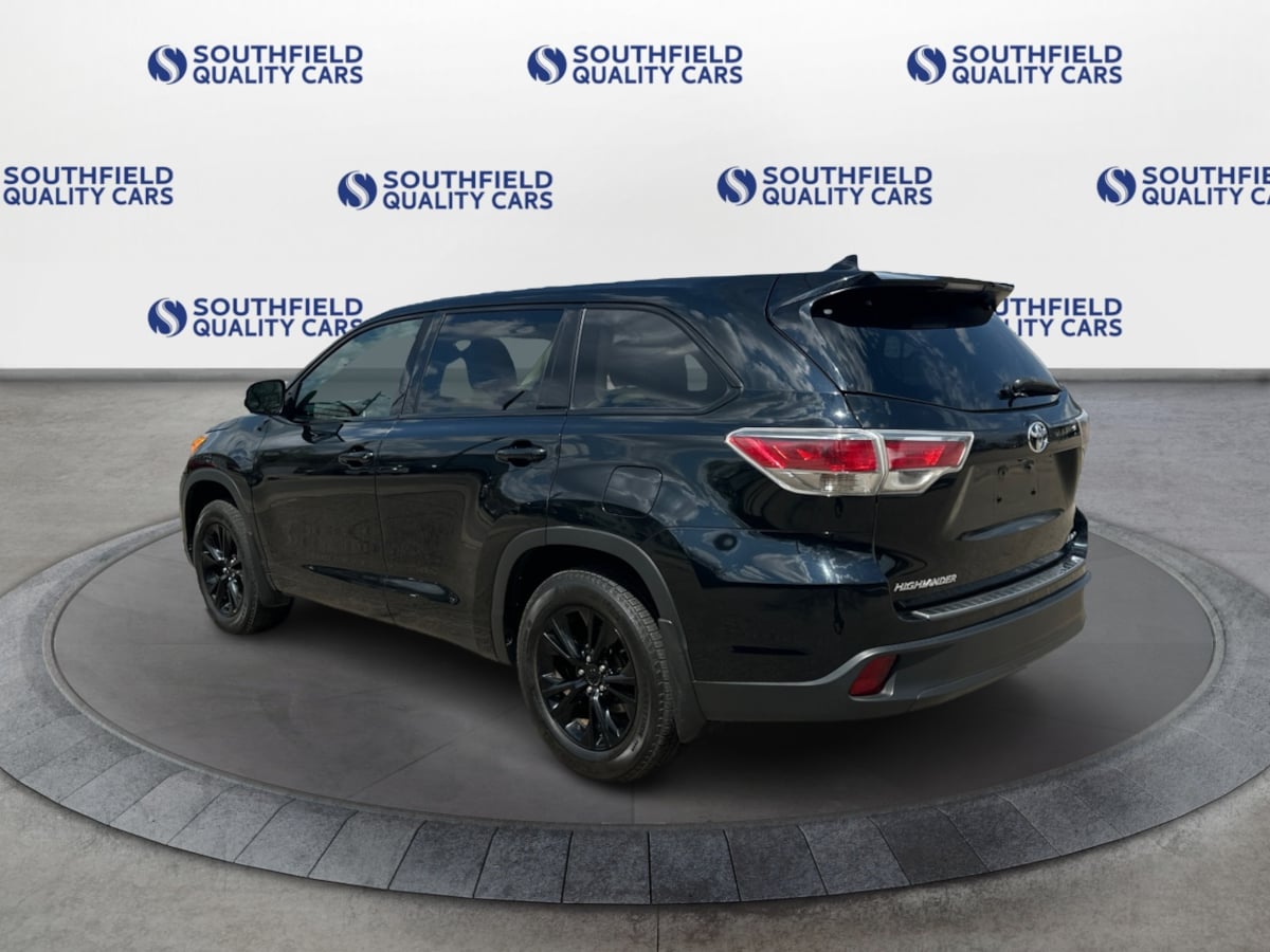Vehicle image 8 of 37