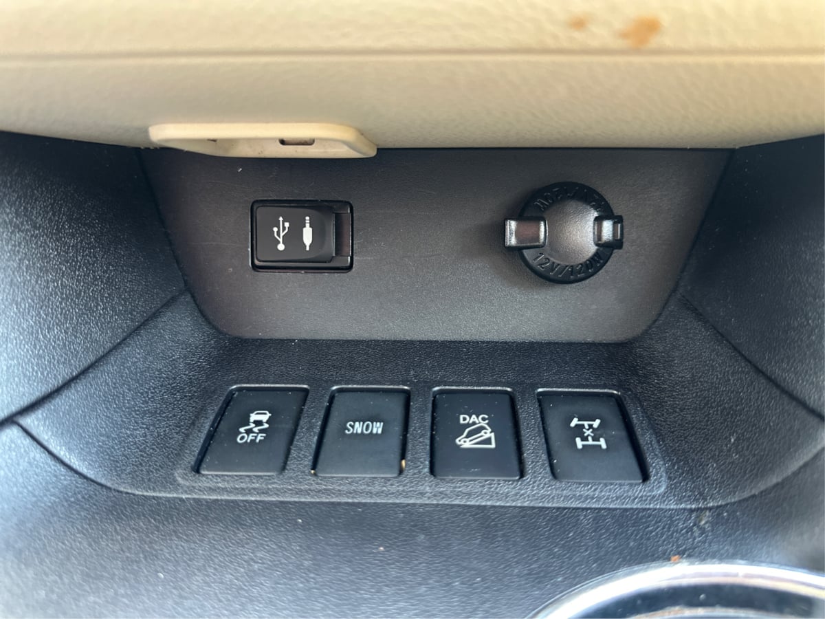 Vehicle image 34 of 37