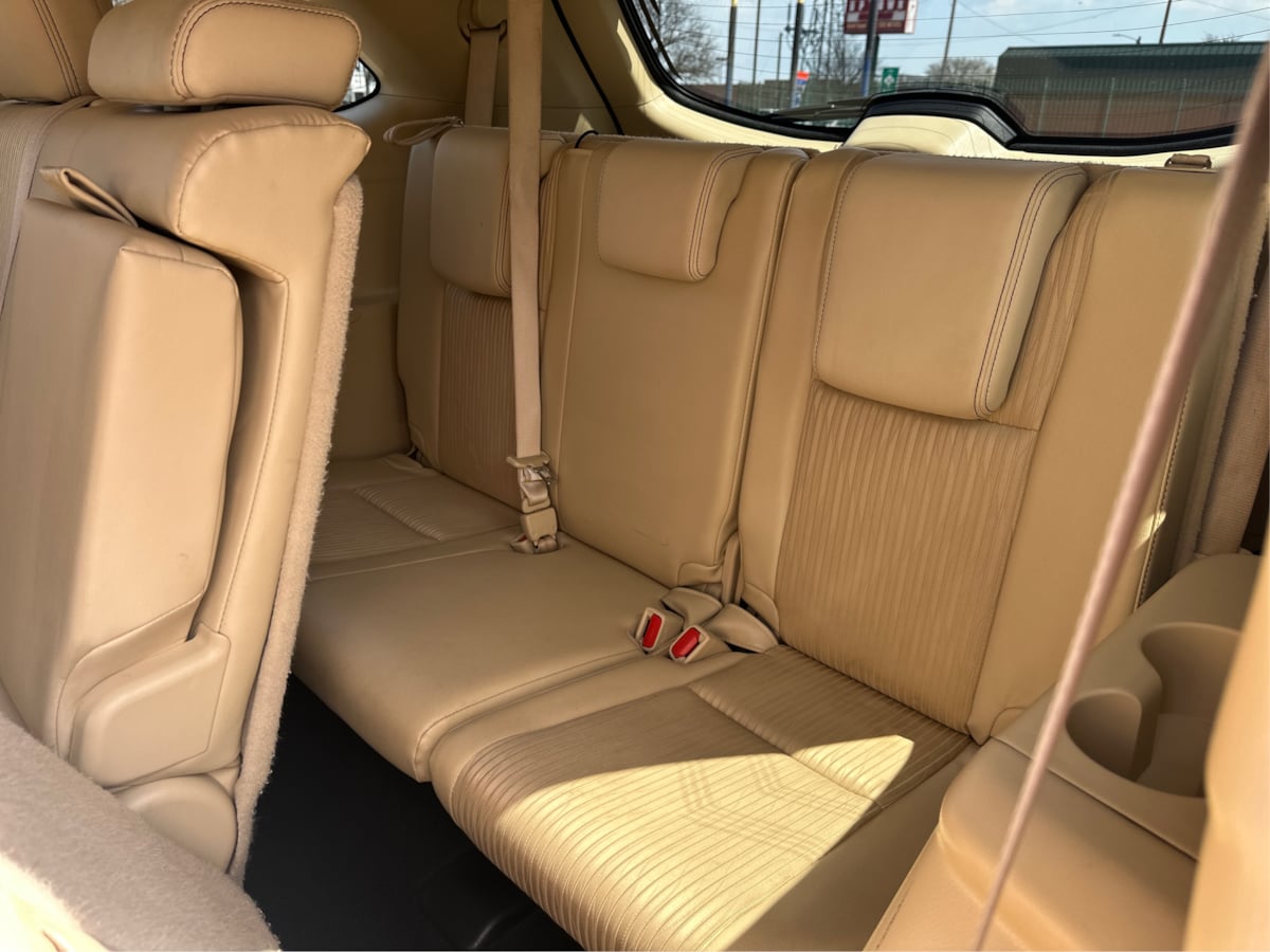 Vehicle image 36 of 37