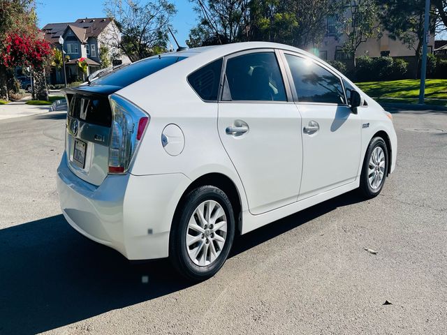 2014 Toyota Prius Plug-in Hybrid 