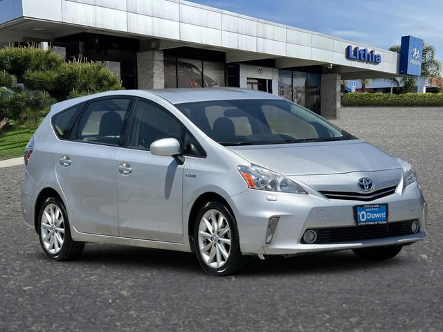 2014 Toyota Prius v Five