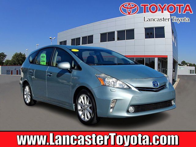 2014 Toyota Prius v Five