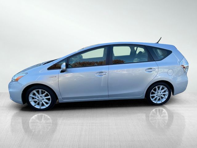 2014 Toyota Prius v Five