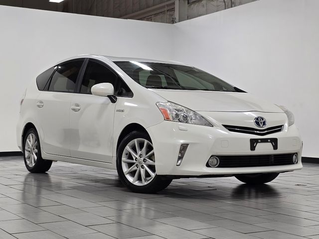 2014 Toyota Prius v Five