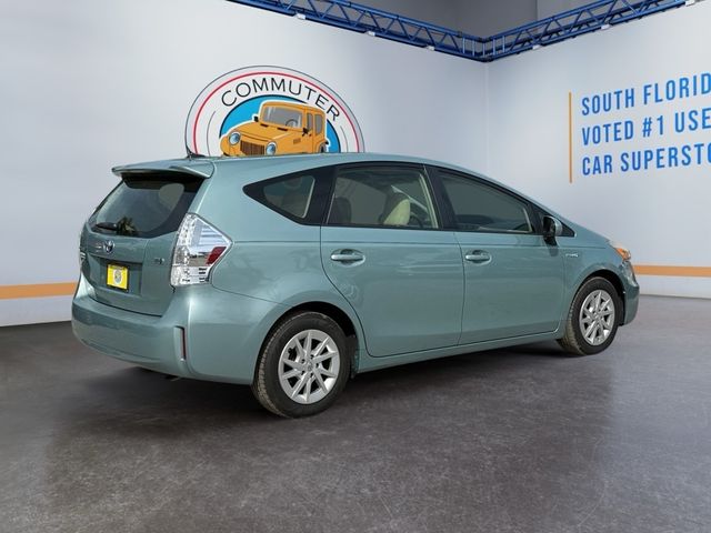 2014 Toyota Prius v Five