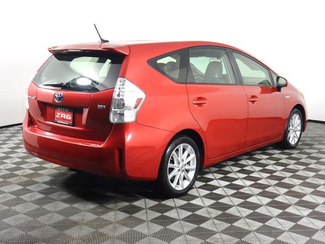 2014 Toyota Prius v Five