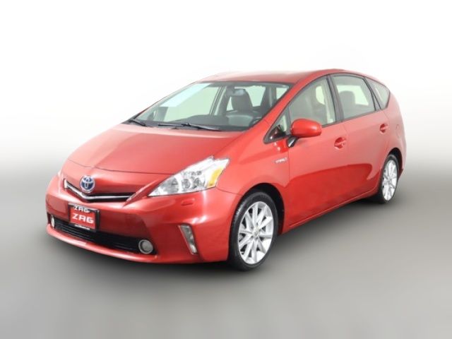 2014 Toyota Prius v Five