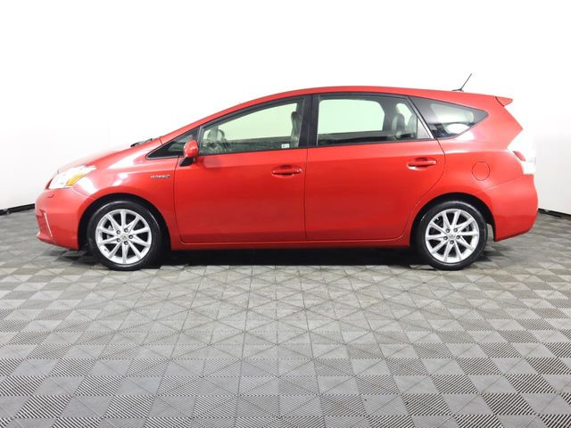 2014 Toyota Prius v Five