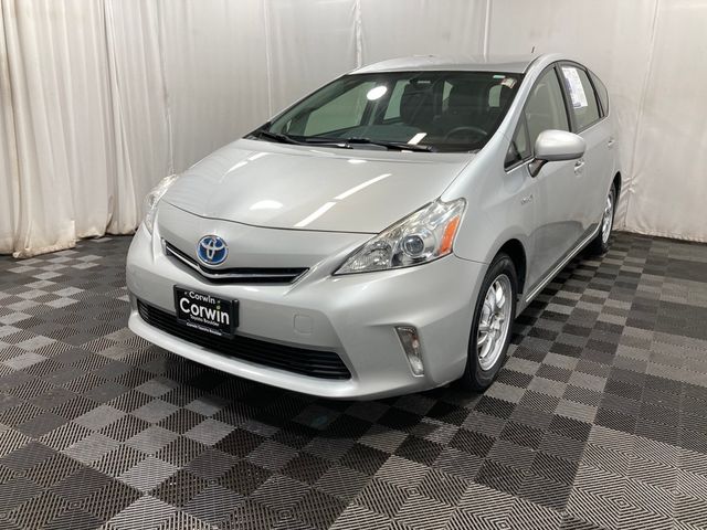 2014 Toyota Prius v Five