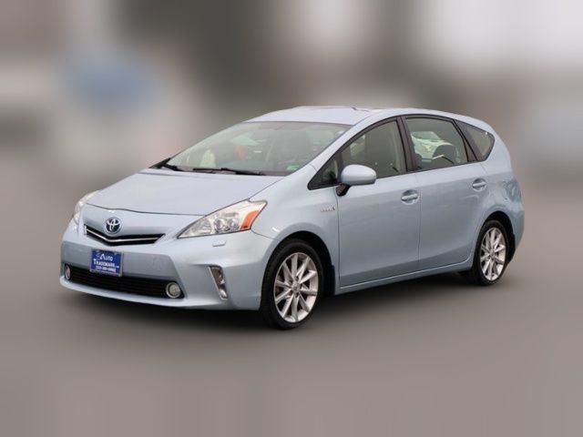 2014 Toyota Prius v Five