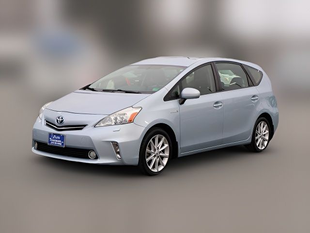 2014 Toyota Prius v Five