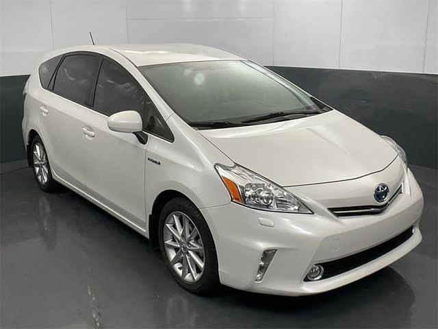 2014 Toyota Prius v Five