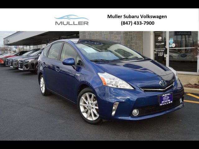 2014 Toyota Prius v Five