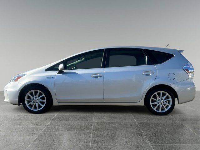 2014 Toyota Prius v Five