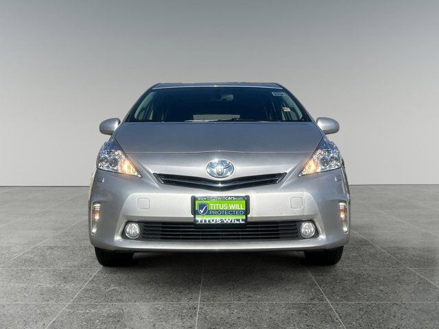 2014 Toyota Prius v Five