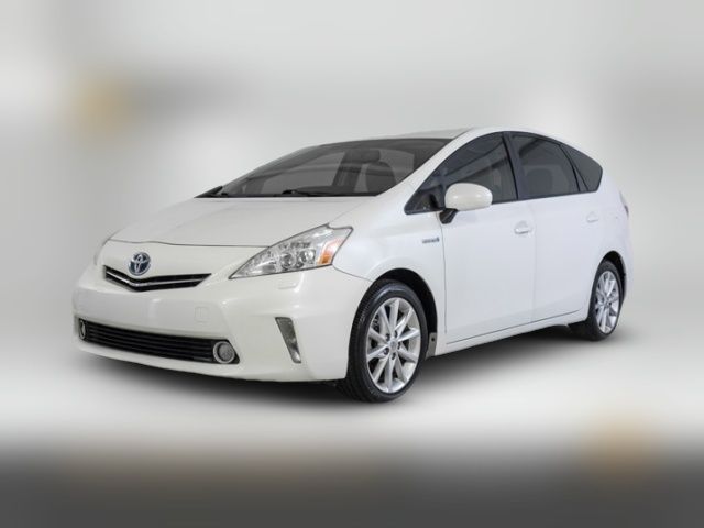 2014 Toyota Prius v Five