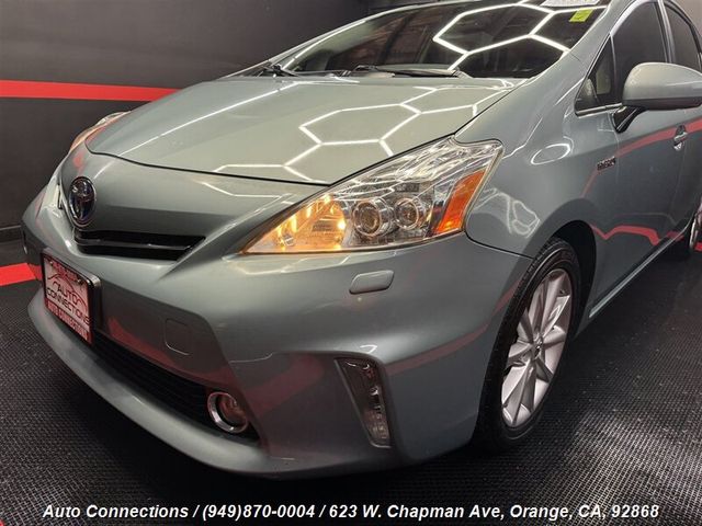 2014 Toyota Prius v Five