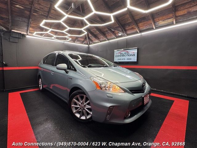 2014 Toyota Prius v Five