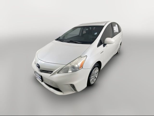 2014 Toyota Prius v Five