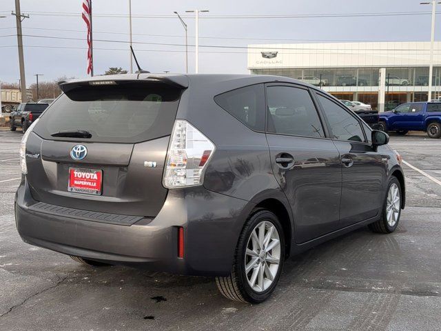 2014 Toyota Prius v Five