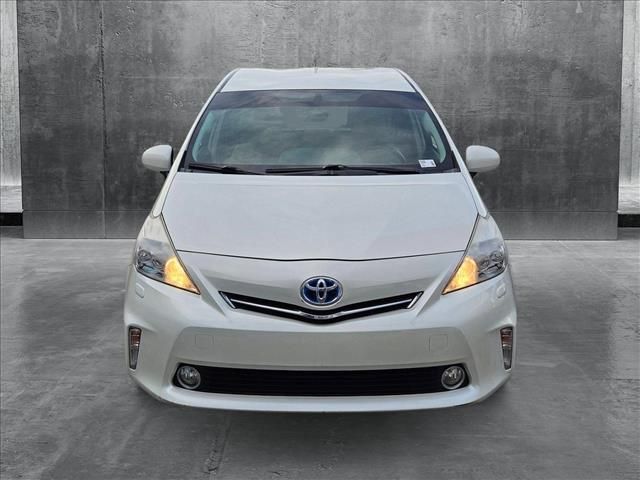 2014 Toyota Prius v Five