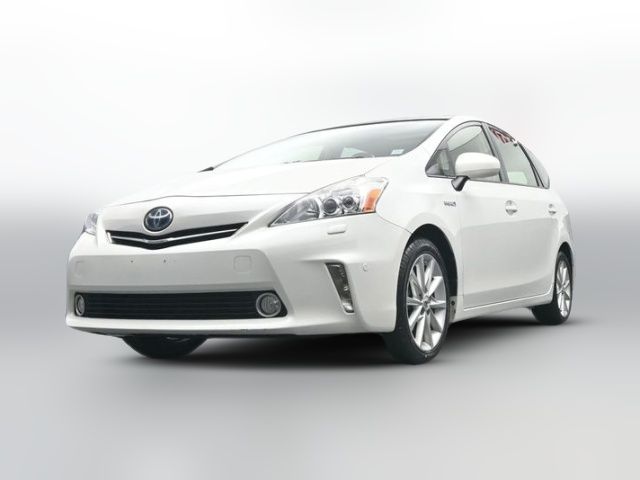 2014 Toyota Prius v Five