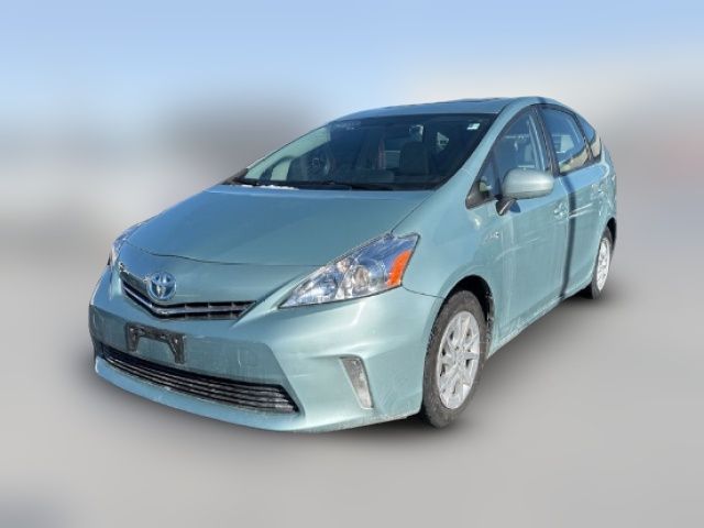 2014 Toyota Prius v Five