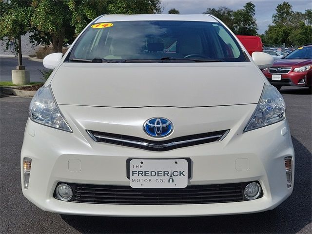 2014 Toyota Prius v Five