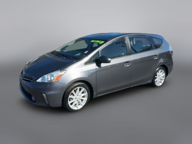 2014 Toyota Prius v Five