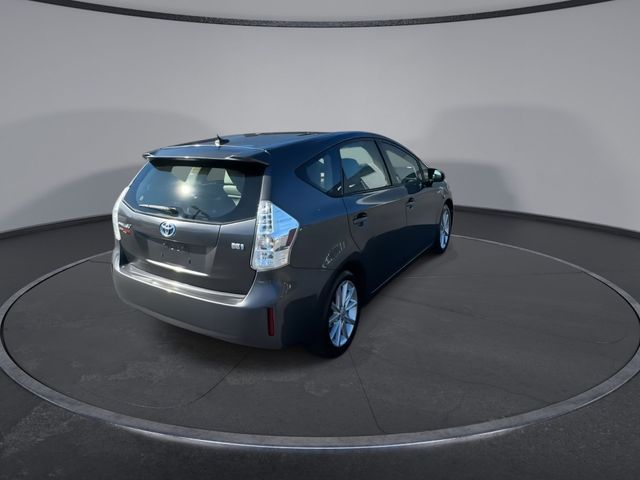 2014 Toyota Prius v Five