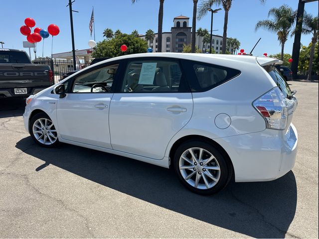 2014 Toyota Prius v Five