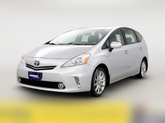 2014 Toyota Prius v Five