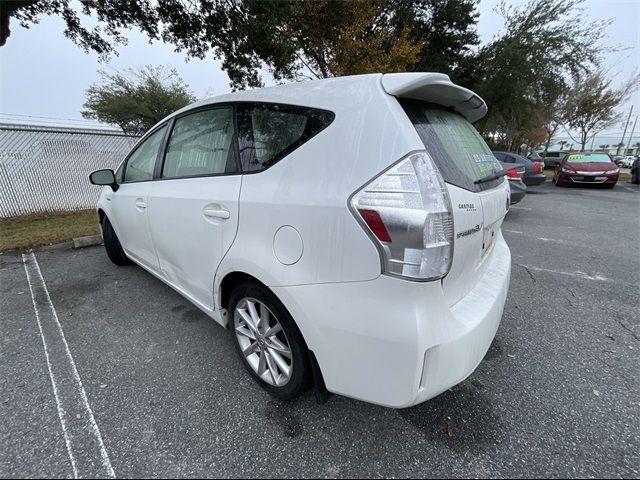 2014 Toyota Prius v Five