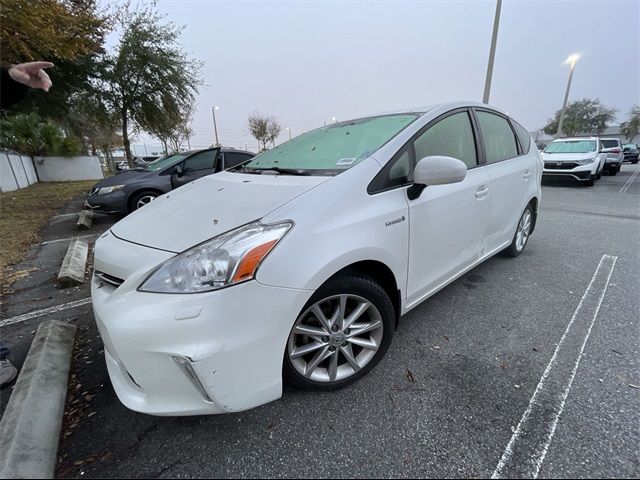 2014 Toyota Prius v Five