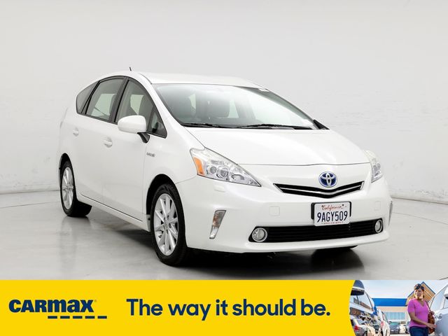 2014 Toyota Prius v Five