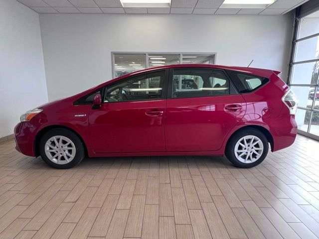 2014 Toyota Prius v Five